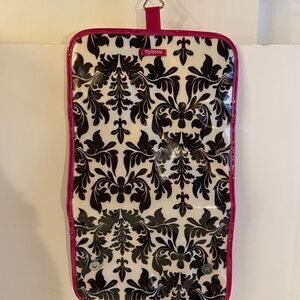 Modella handing travel bag black pink 11x7”